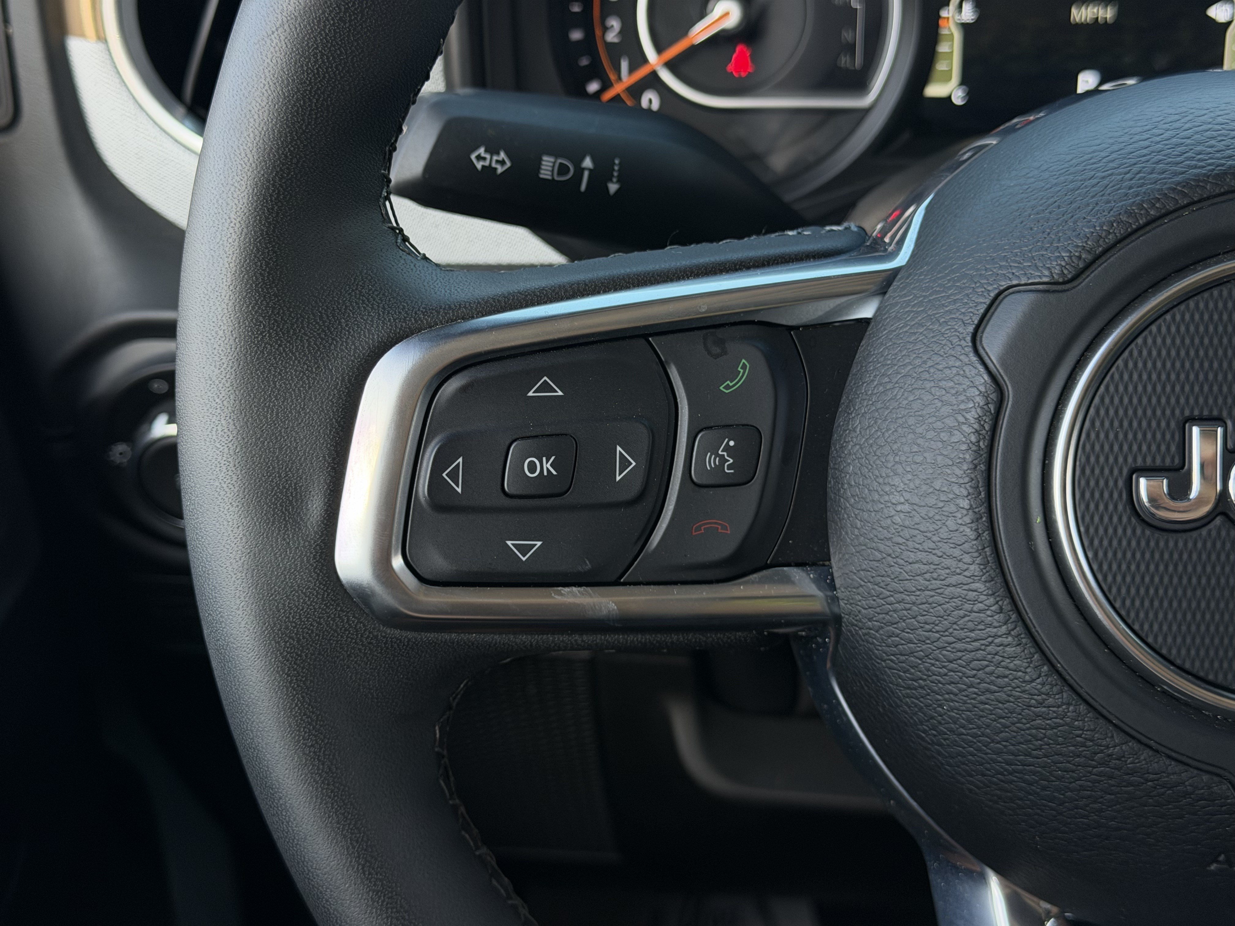 Used 2026 Jeep Wrangler Unlimited Sahara AWD/4WD image 18