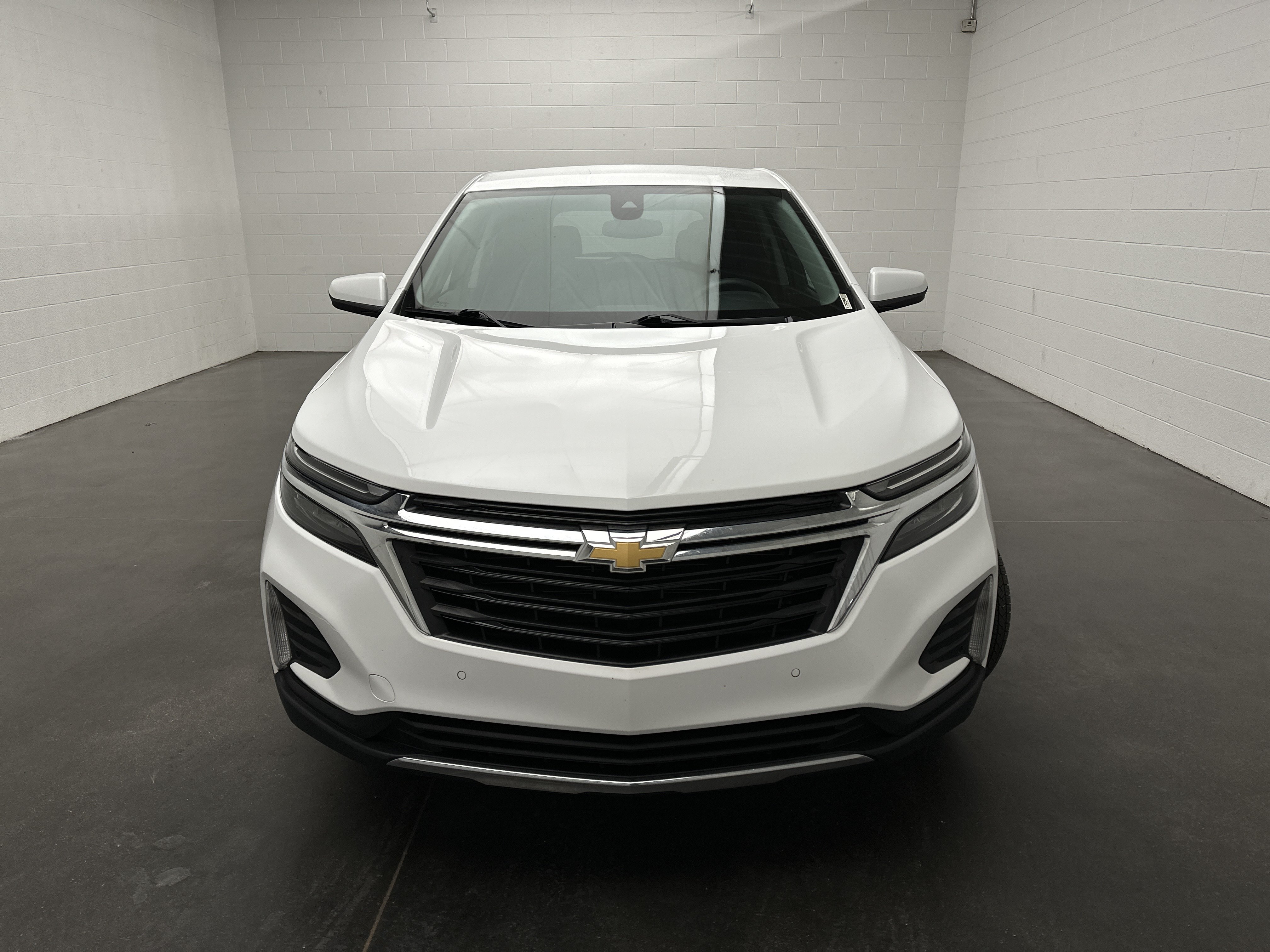 Used 2023 Chevrolet Equinox LT w/ LPO, Floor Liner Package AWD/4WD image 4
