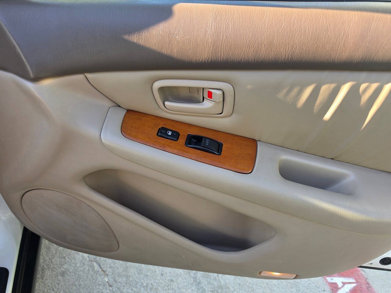 Used 2000 Lexus ES 330 FWD image 28