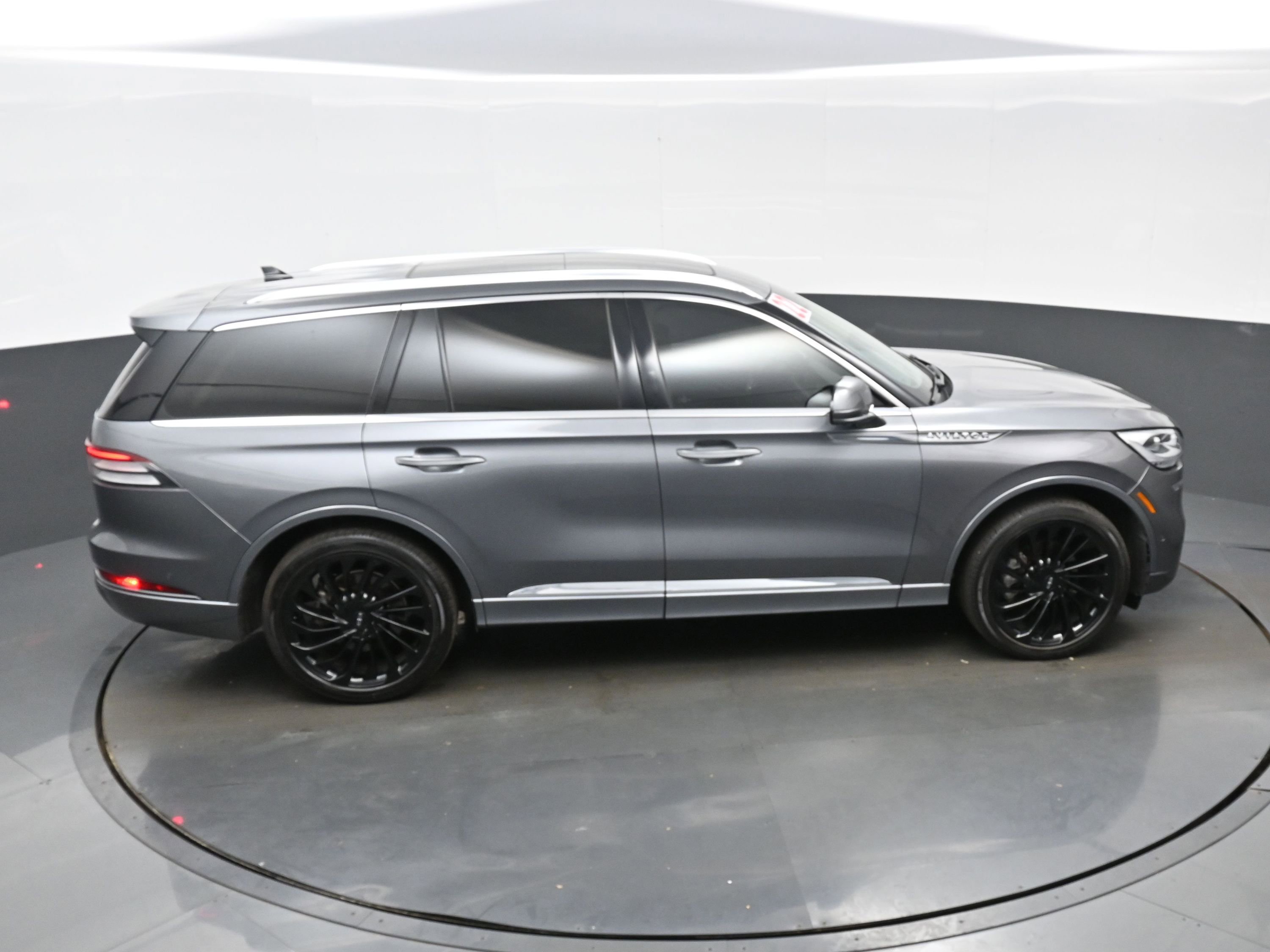 Used 2022 Lincoln Aviator Reserve w/ Equipment Group 201A AWD/4WD image 42