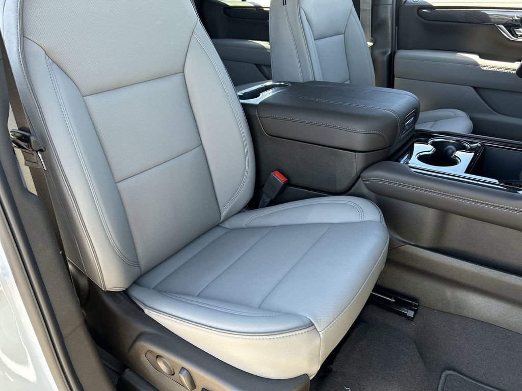 New 2026 GMC Yukon Elevation w/ Elevation Premium Package AWD/4WD image 29