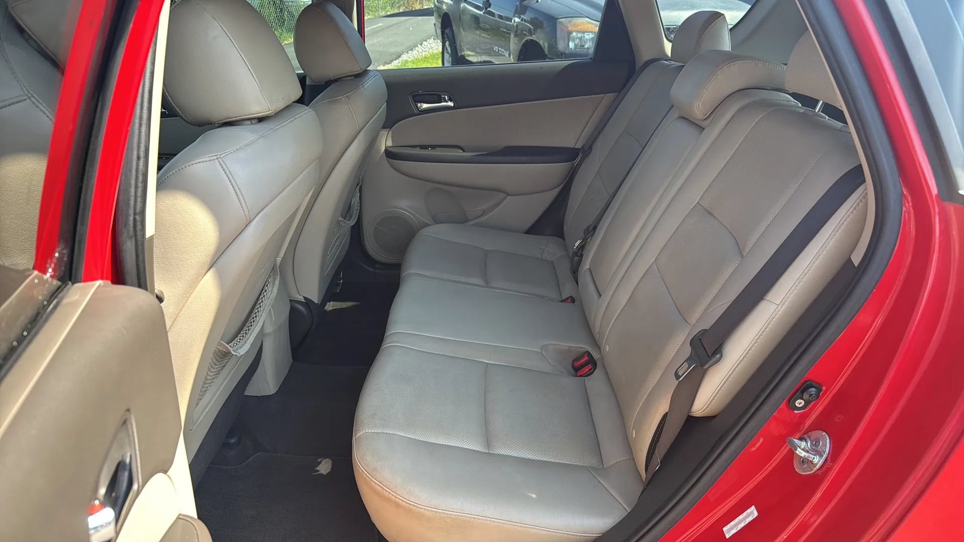Used 2011 Hyundai Elantra FWD image 18