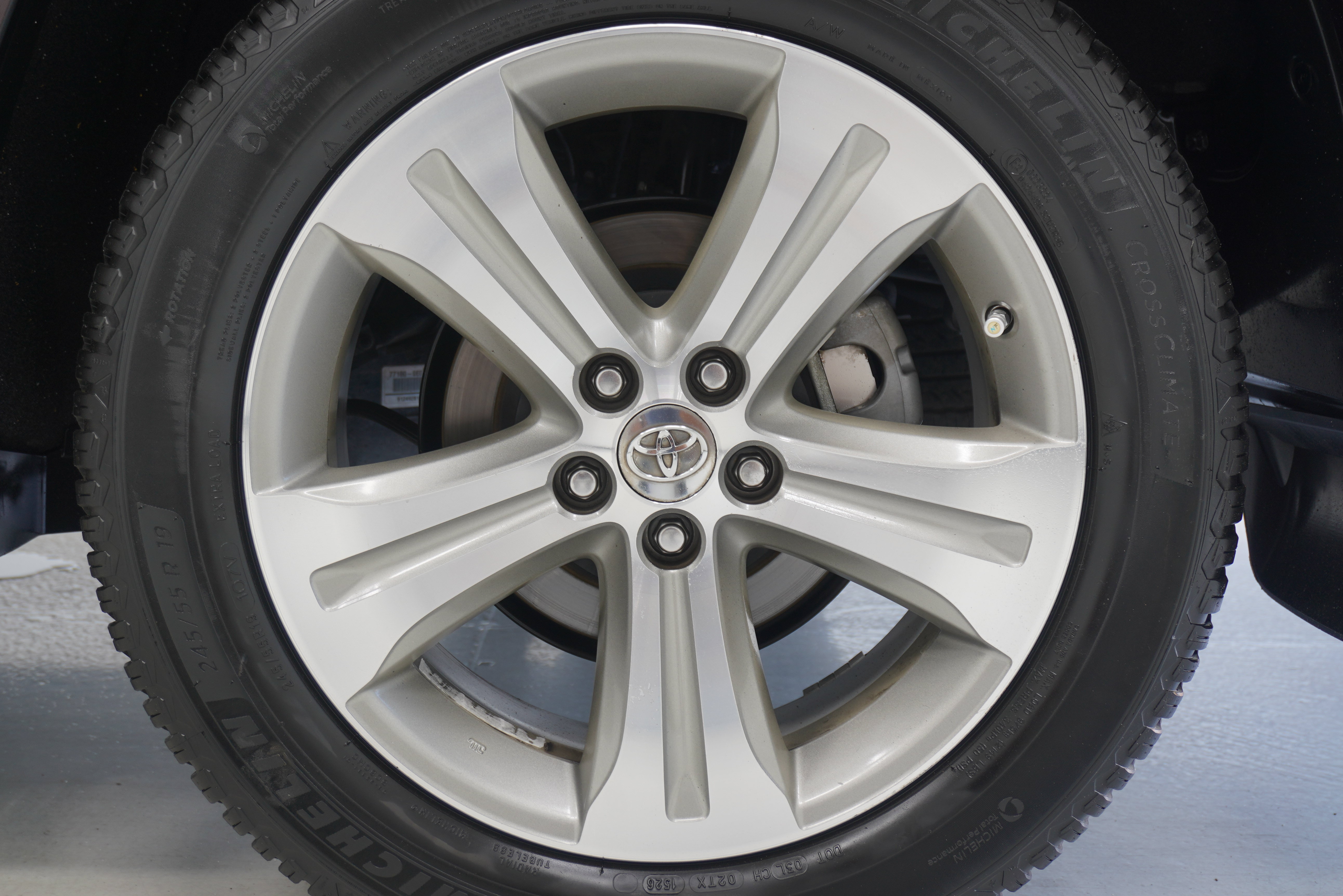 Used 2013 Toyota Highlander Limited FWD image 29