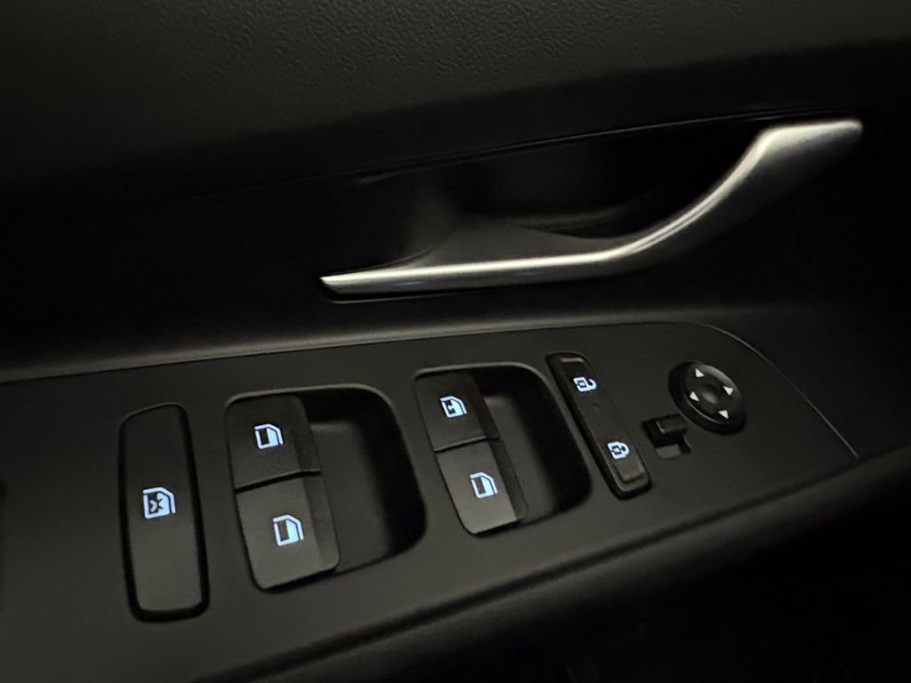 New 2026 Hyundai Elantra SE FWD image 12