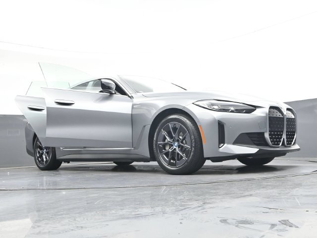 Used 2024 BMW i4 eDrive35 w/ Premium Package RWD image 44