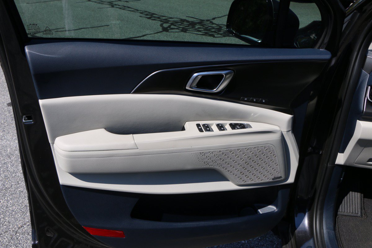Used 2025 Kia Carnival SX Prestige FWD image 17