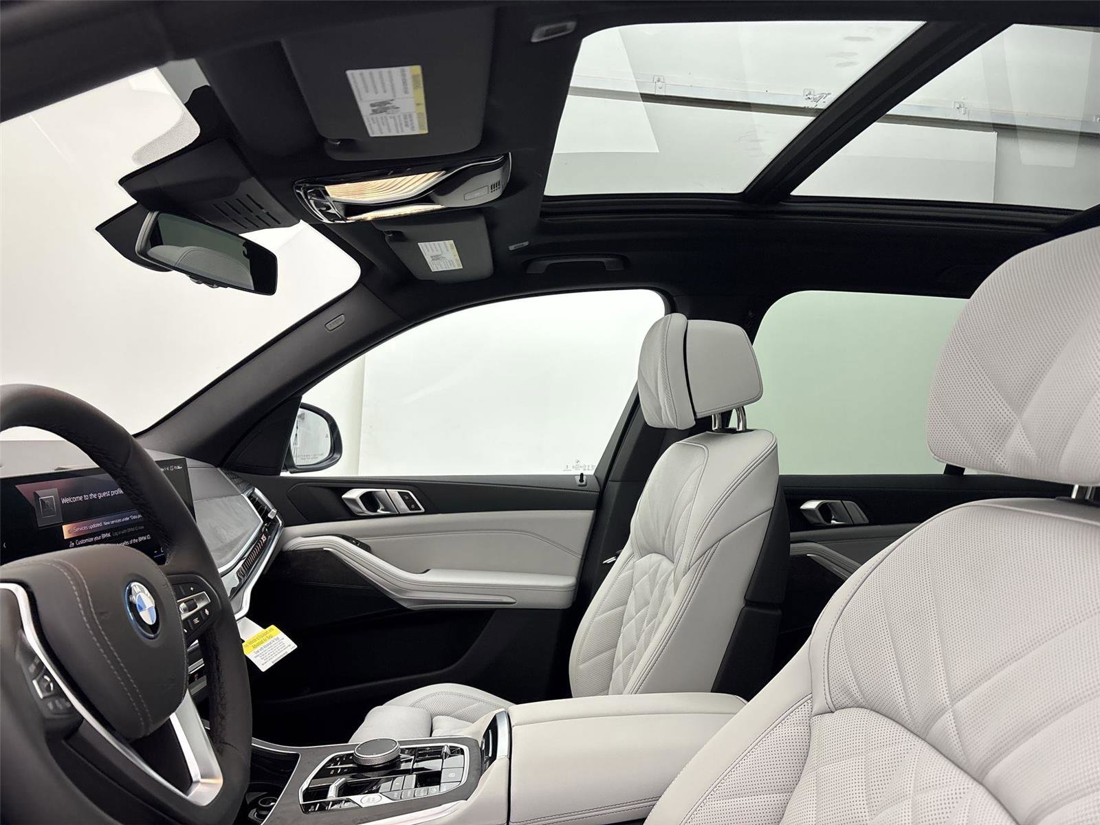 New 2026 BMW X5 xDrive50e w/ Climate Comfort Package image 24