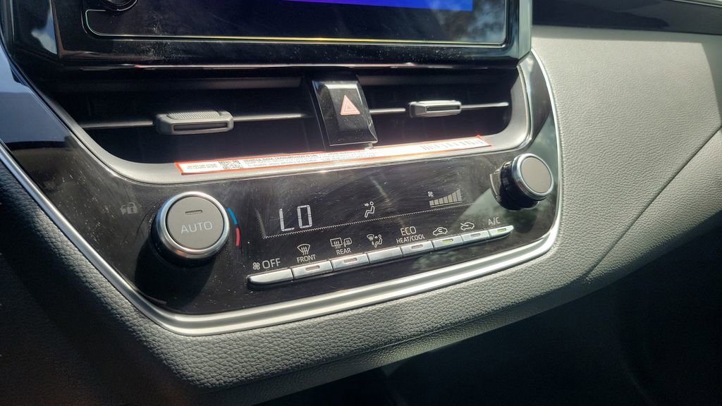 Certified 2025 Toyota Corolla LE FWD image 18