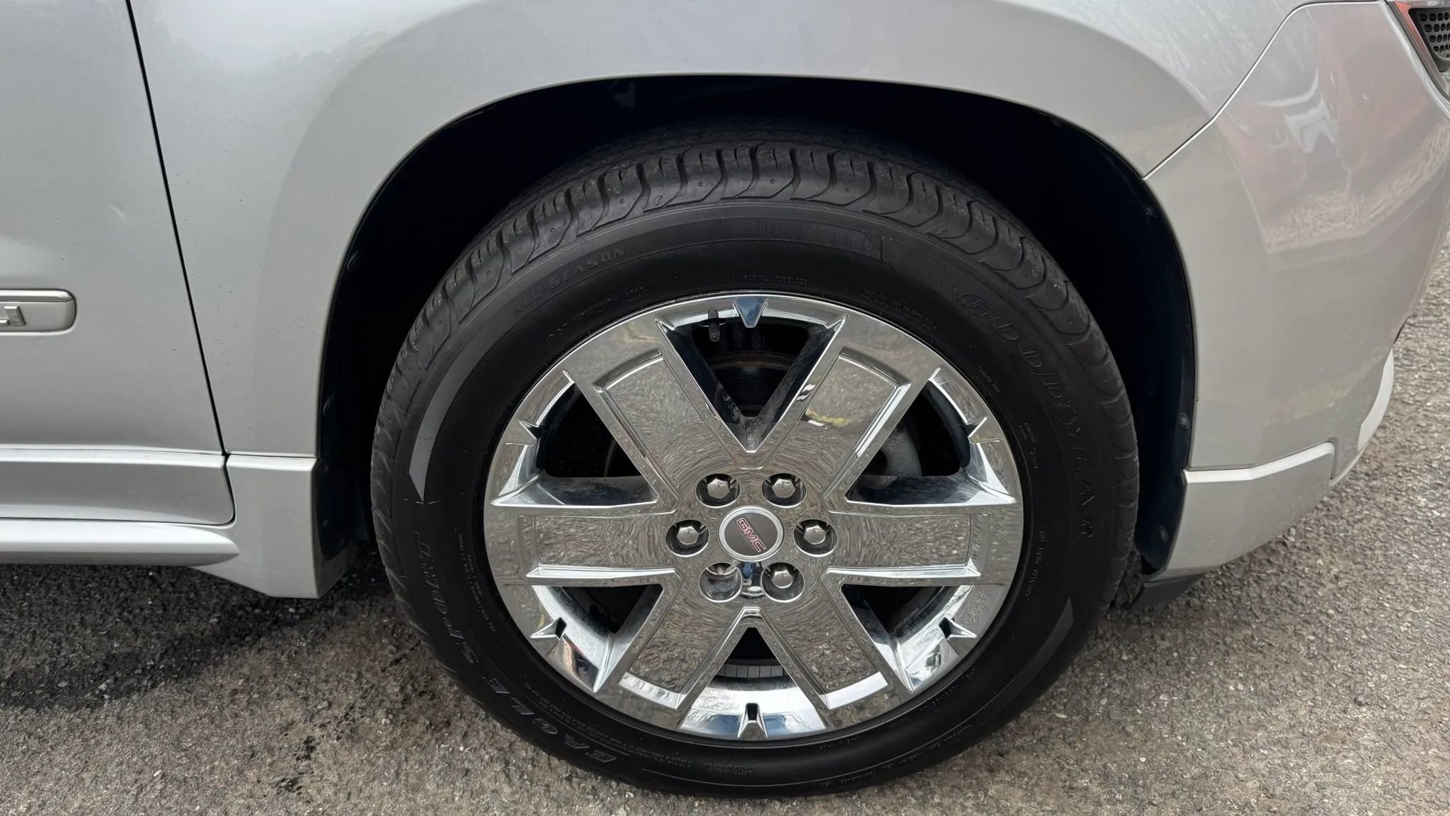 Used 2015 GMC Acadia Denali image 34