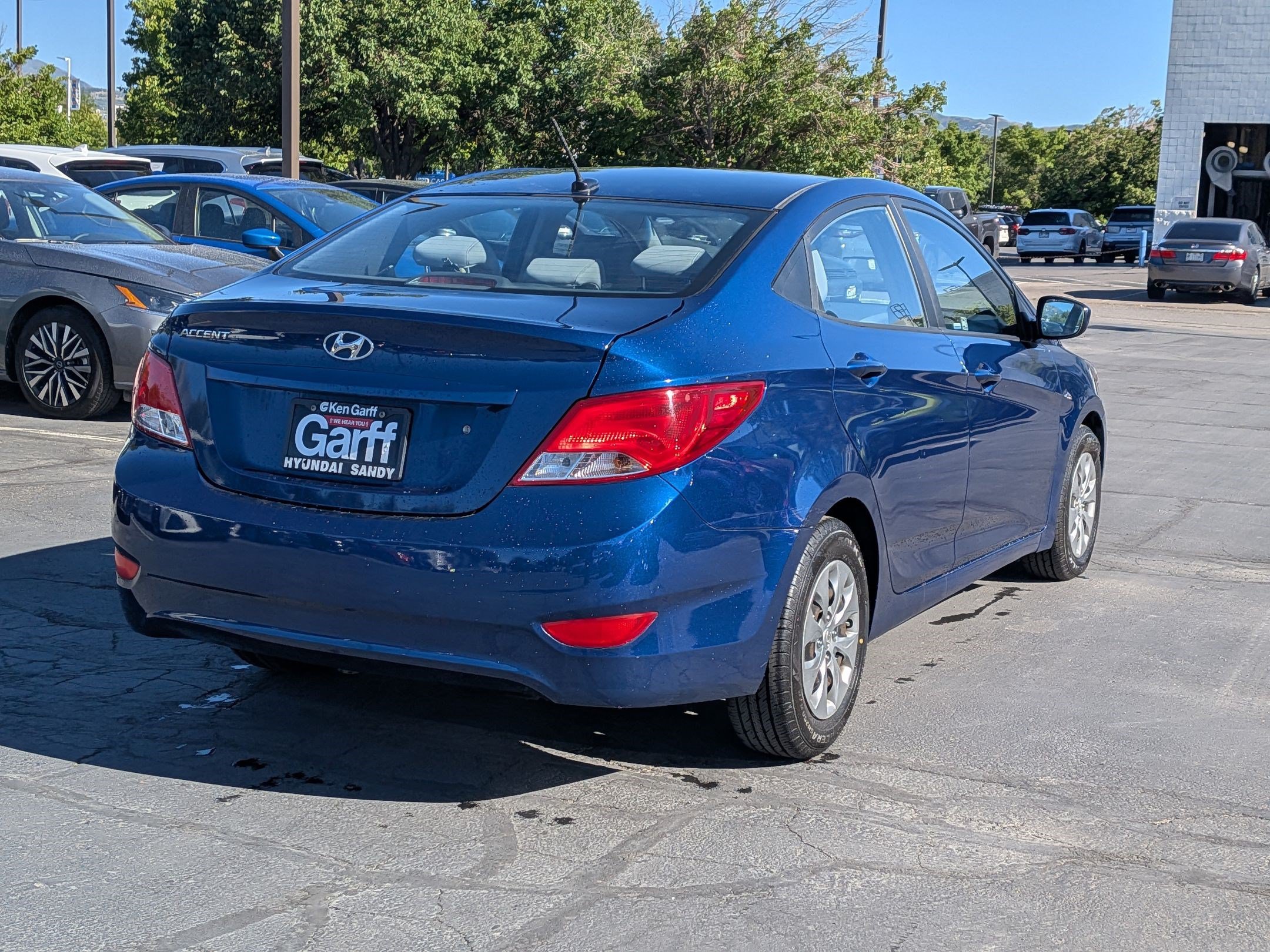 Used 2017 Hyundai Accent SE FWD image 3