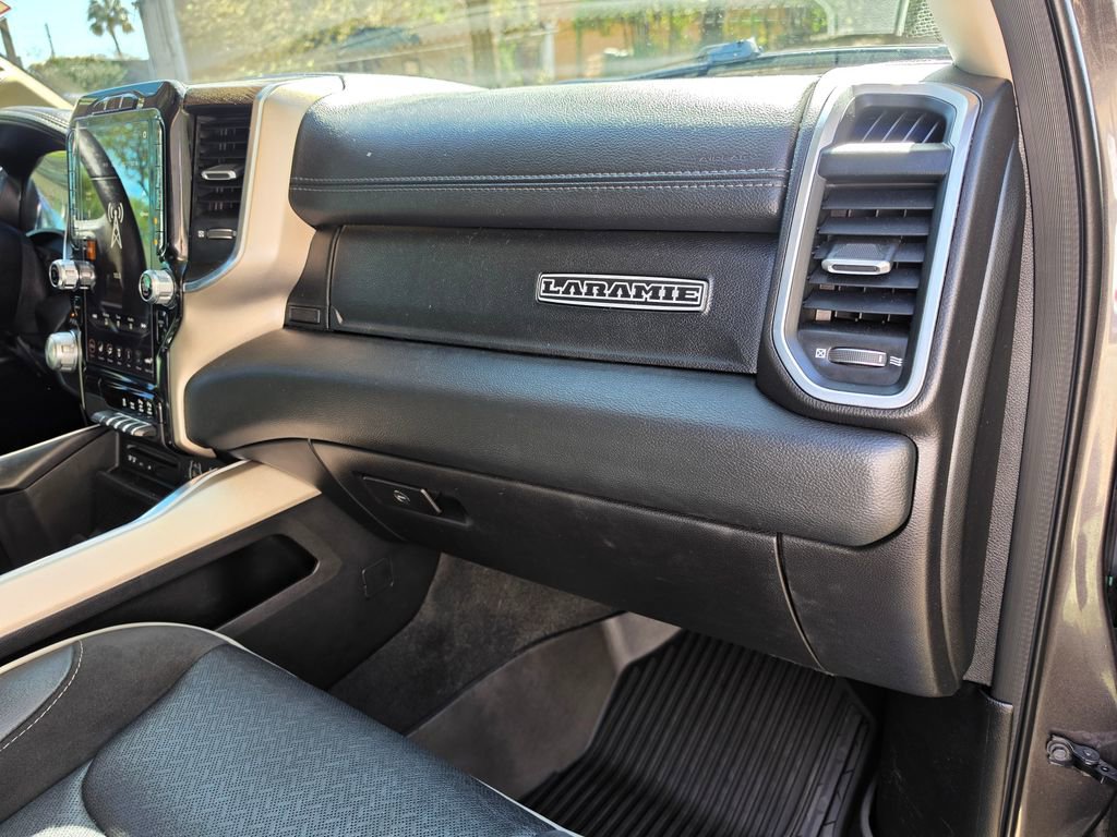 Used 2019 RAM 1500 Laramie image 50