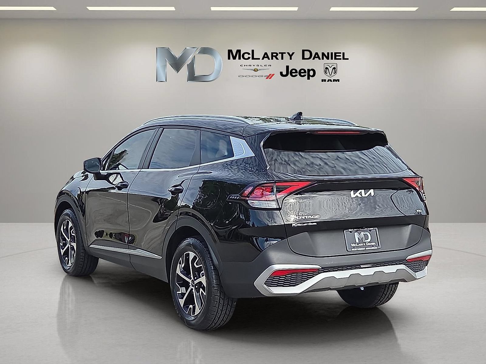 Used 2024 Kia Sportage EX AWD/4WD image 4