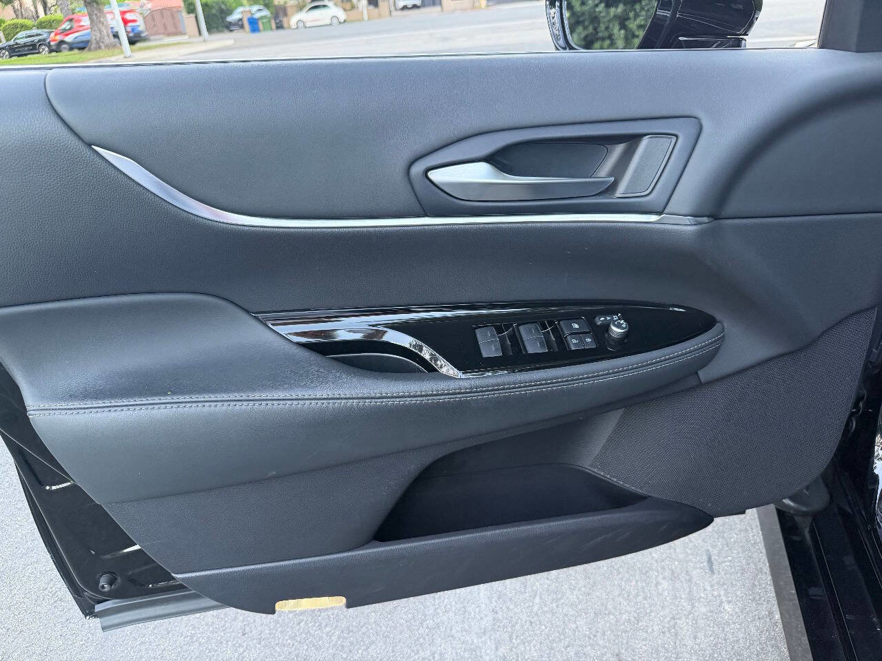 Used 2023 Toyota Mirai w/ Advanced Technology Package image 13