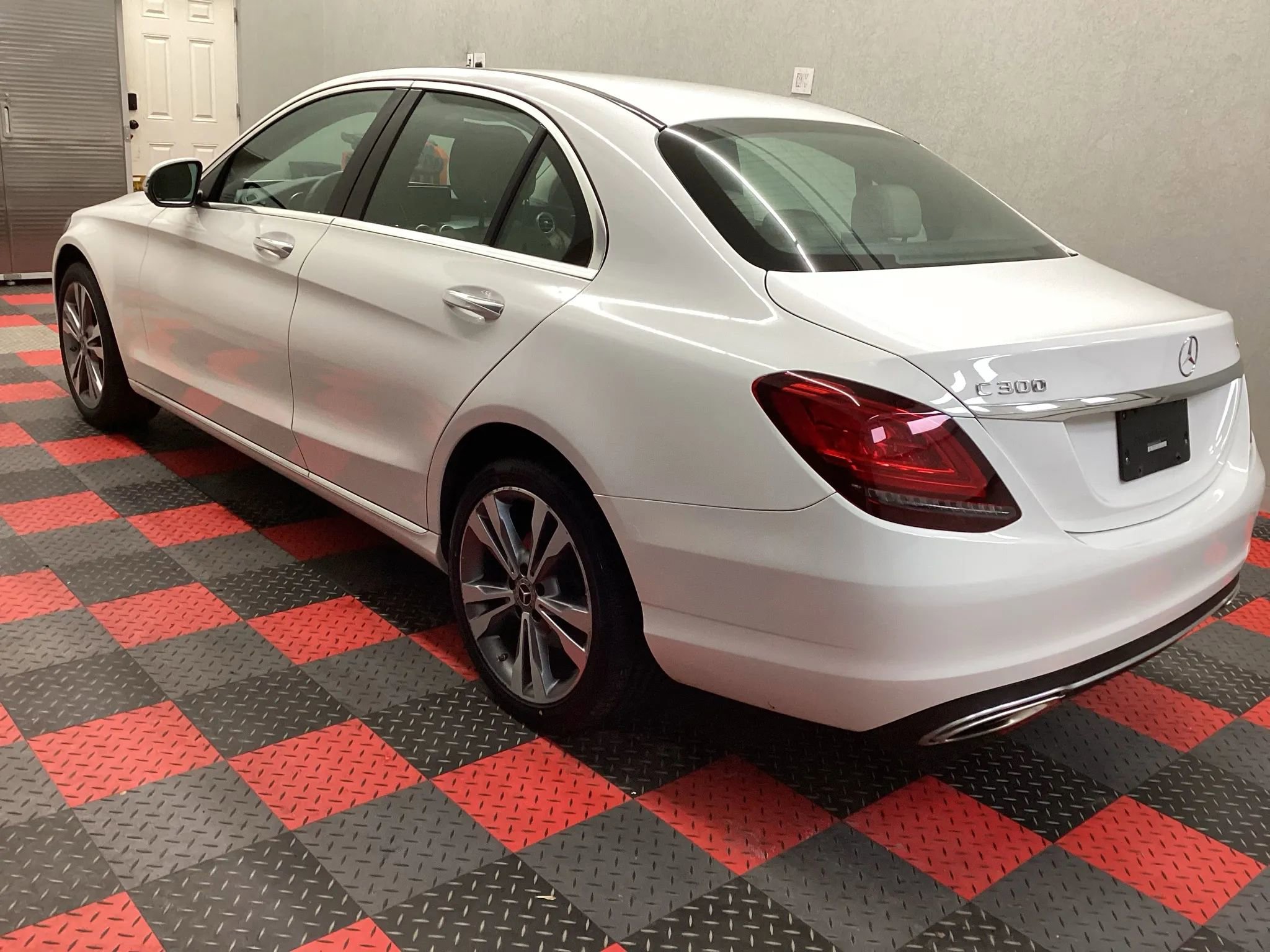 Used 2020 Mercedes-Benz C 300 4MATIC Sedan image 4
