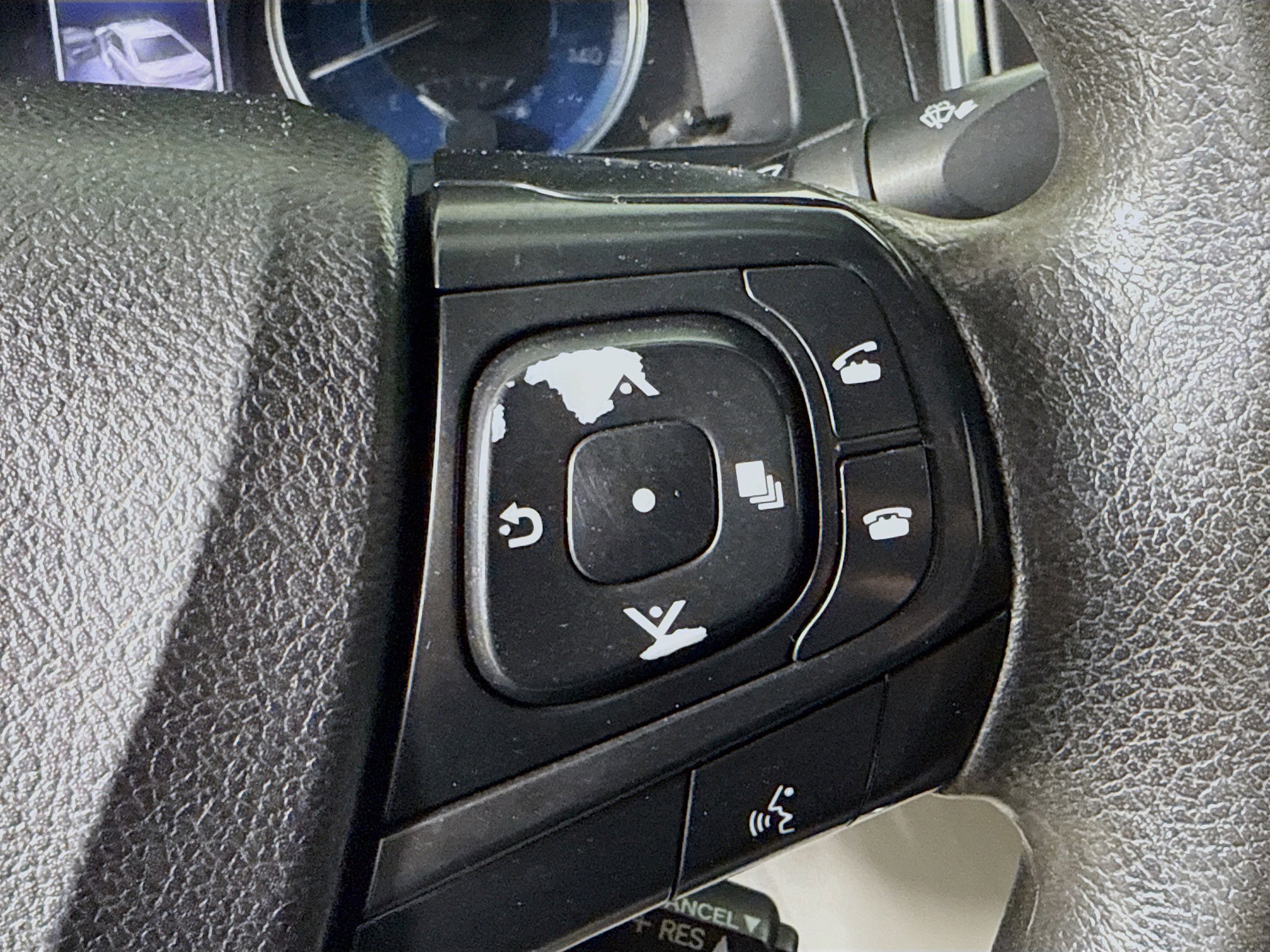 Used 2016 Toyota Camry LE image 15