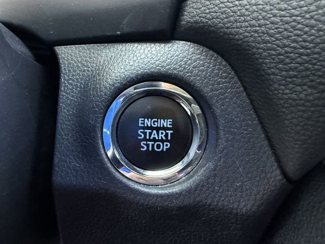 Used 2021 Toyota RAV4 XLE Premium image 23