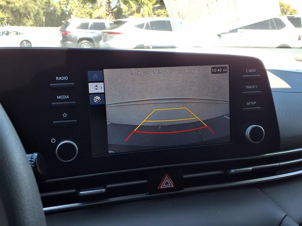 Used 2024 Hyundai Elantra SE FWD image 9