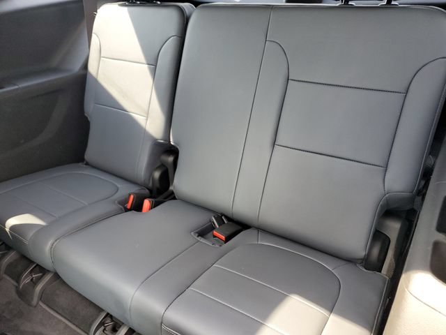 Used 2018 Chevrolet Traverse LT FWD image 13