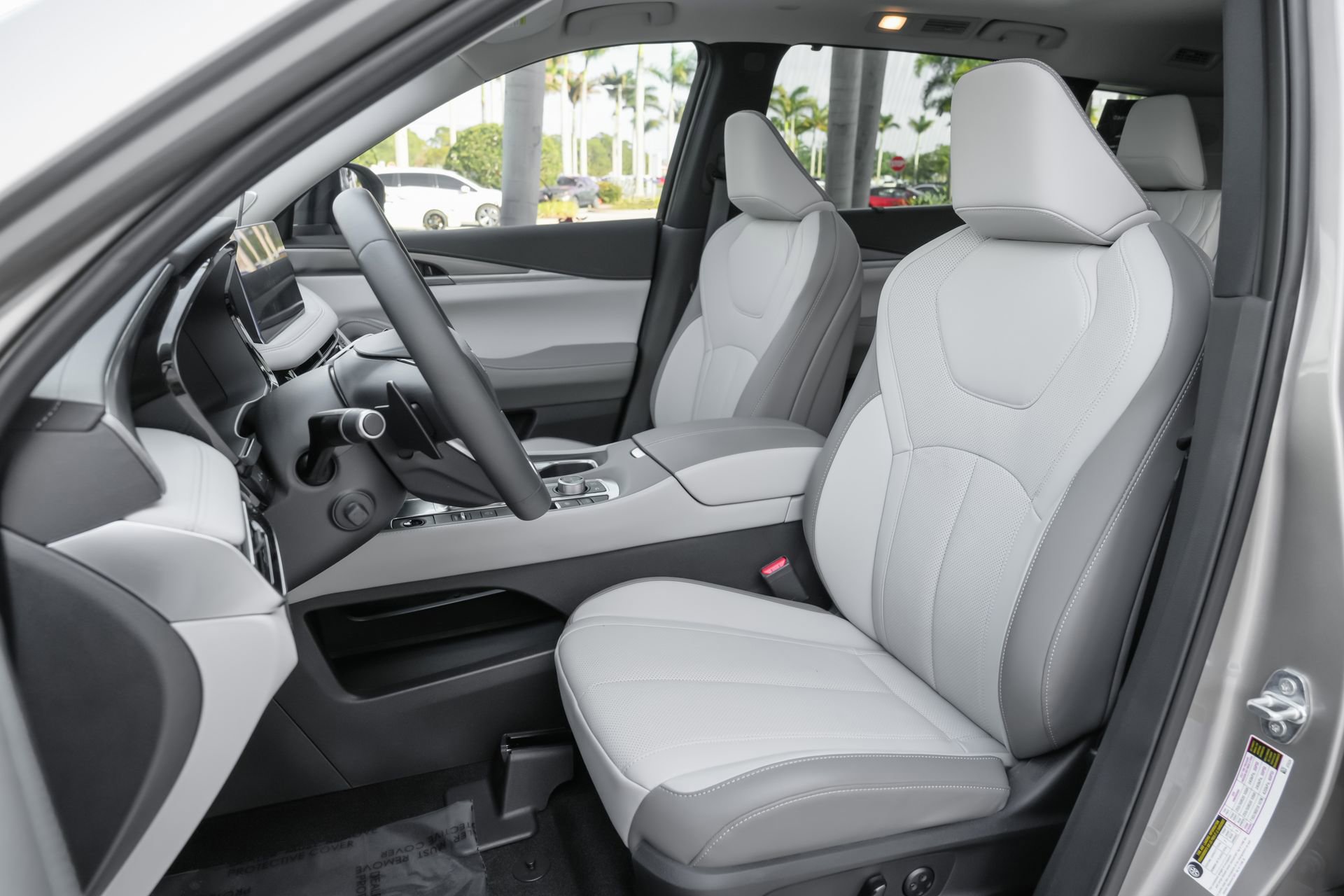 Certified 2026 INFINITI QX60 Luxe w/ Cargo Package image 8