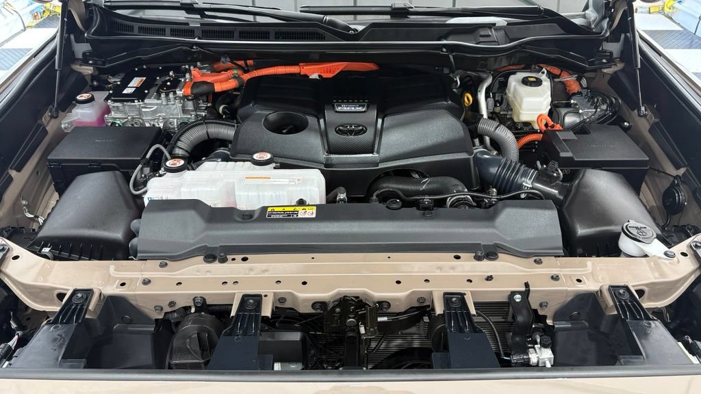Used 2025 Toyota Tundra TRD Pro AWD/4WD image 10