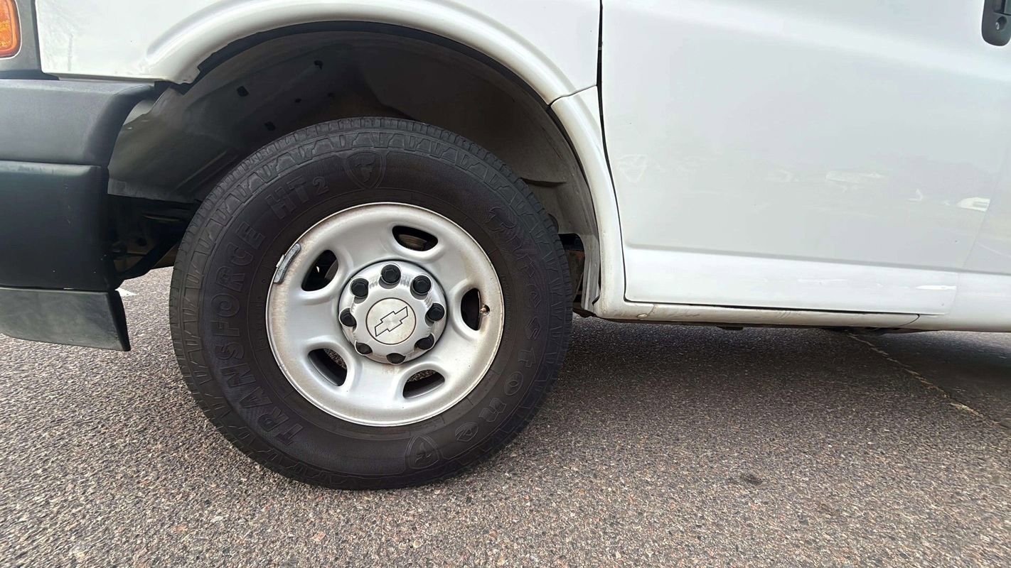 Used 2018 Chevrolet Express 2500 LS w/ Driver Convenience Package image 18