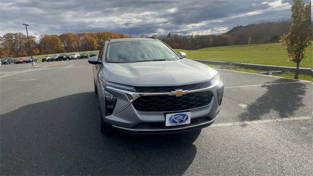New 2026 Chevrolet Trax LT image 3