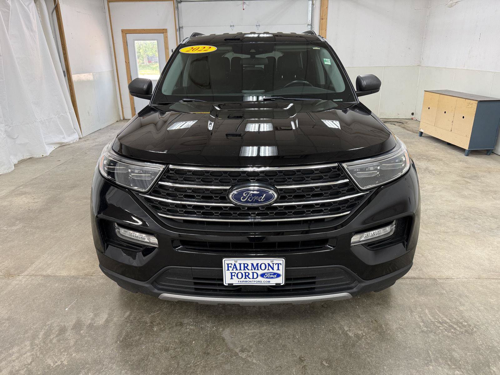 Used 2022 Ford Explorer XLT w/ Equipment Group 202A AWD/4WD image 3