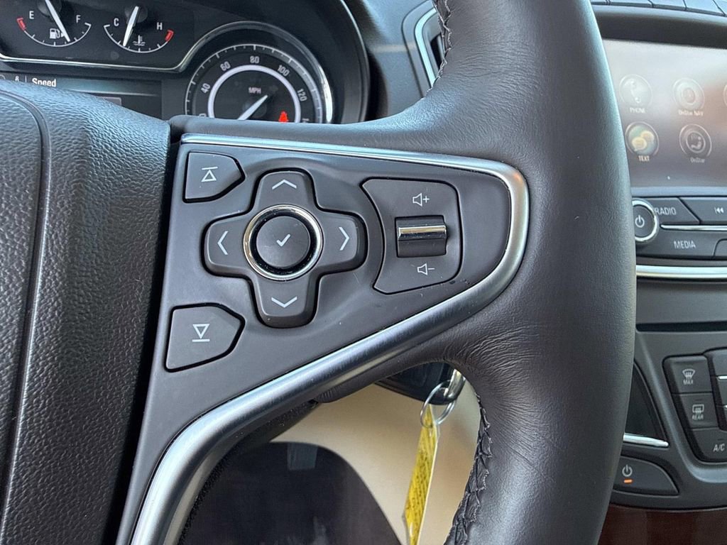Used 2015 Buick Regal image 29