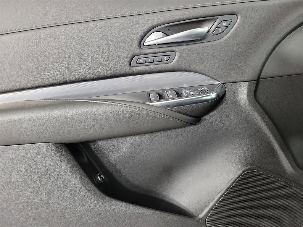 Certified 2025 Cadillac XT4 Premium Luxury image 18