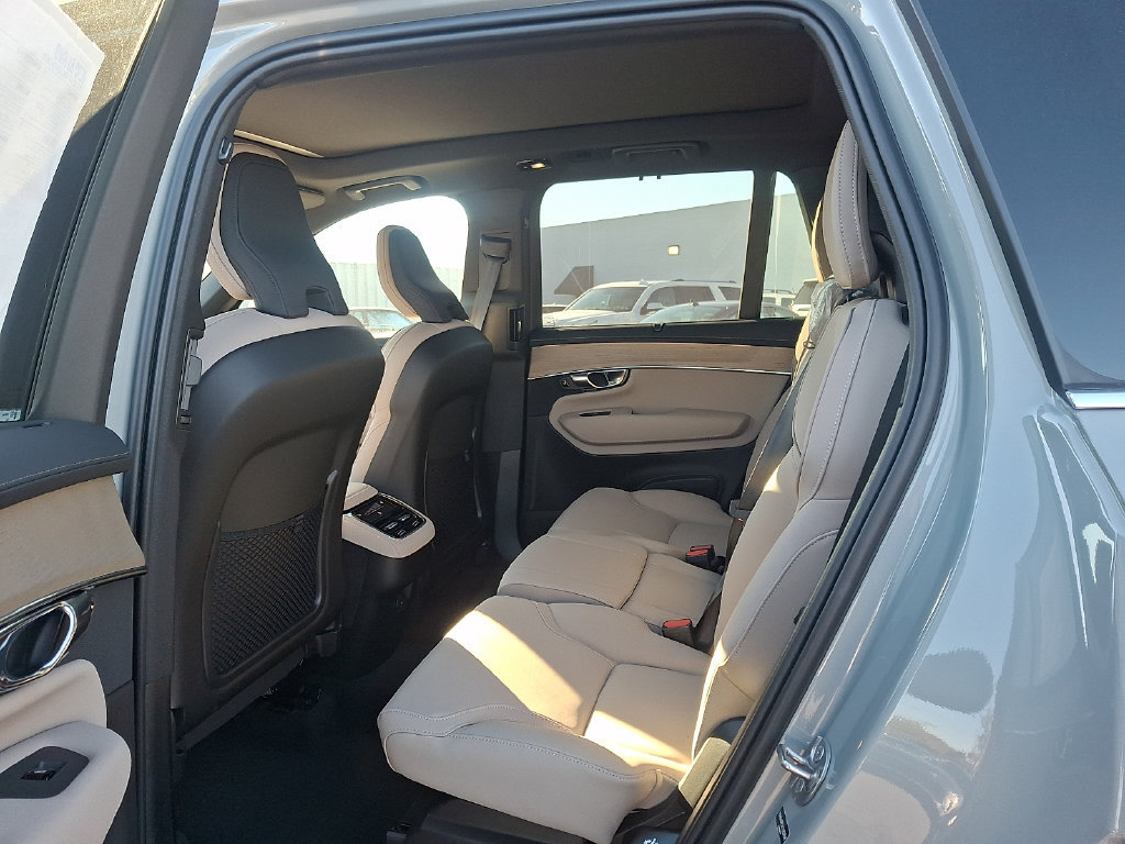 New 2027 Volvo XC90 B6 Plus AWD/4WD image 8