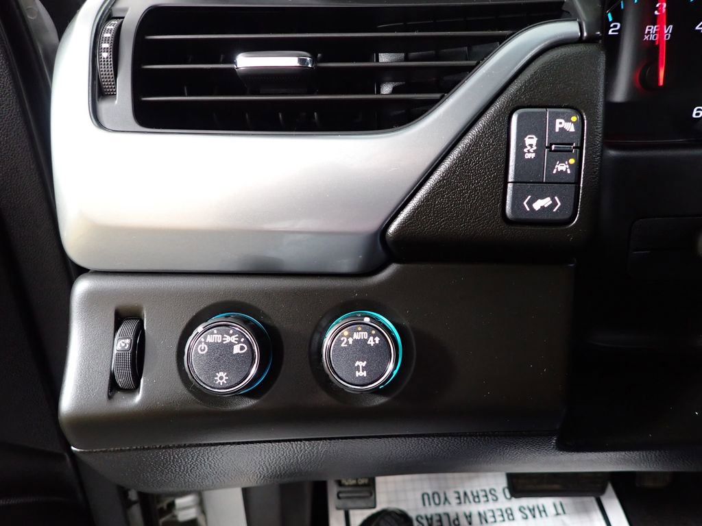 Used 2019 Chevrolet Suburban LT AWD/4WD image 26