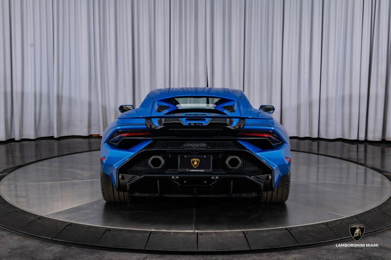 Used 2023 Lamborghini Huracan Tecnica image 17