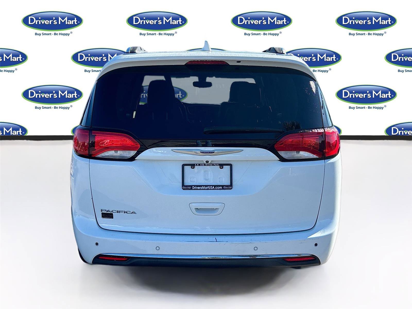 Used 2019 Chrysler Pacifica Touring-L image 7