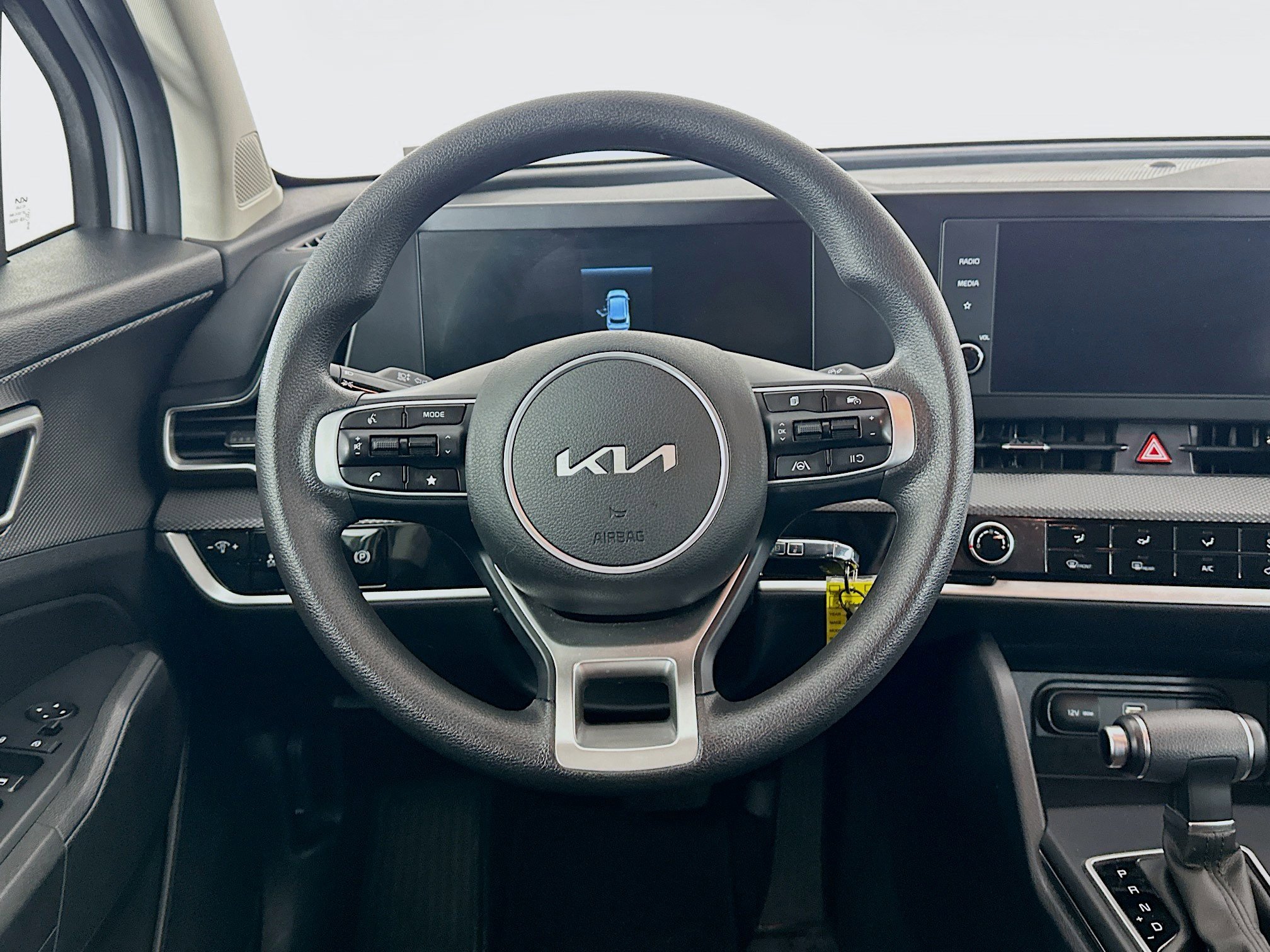 Used 2025 Kia Sportage LX image 17