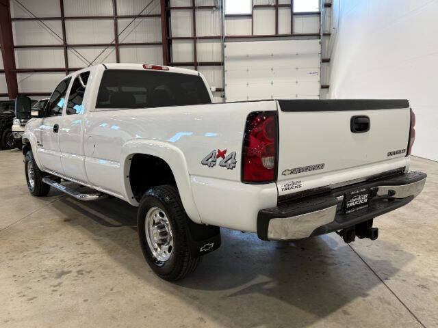 Used 2004 Chevrolet Silverado 2500 LS w/ Heavy-Duty Power Package AWD/4WD image 11