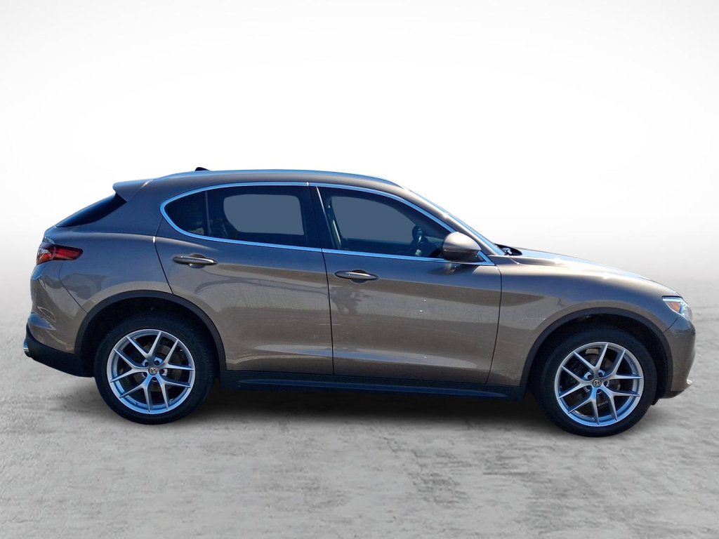 Used 2019 Alfa Romeo Stelvio Ti Lusso w/ Quick Order Package 22X Lusso image 6