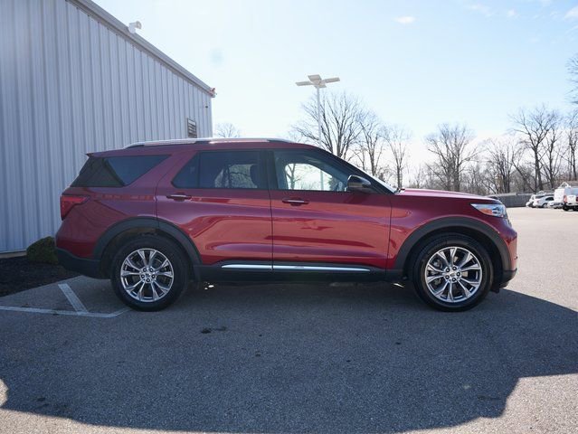 Used 2021 Ford Explorer Limited w/ Equipment Group 301A image 7