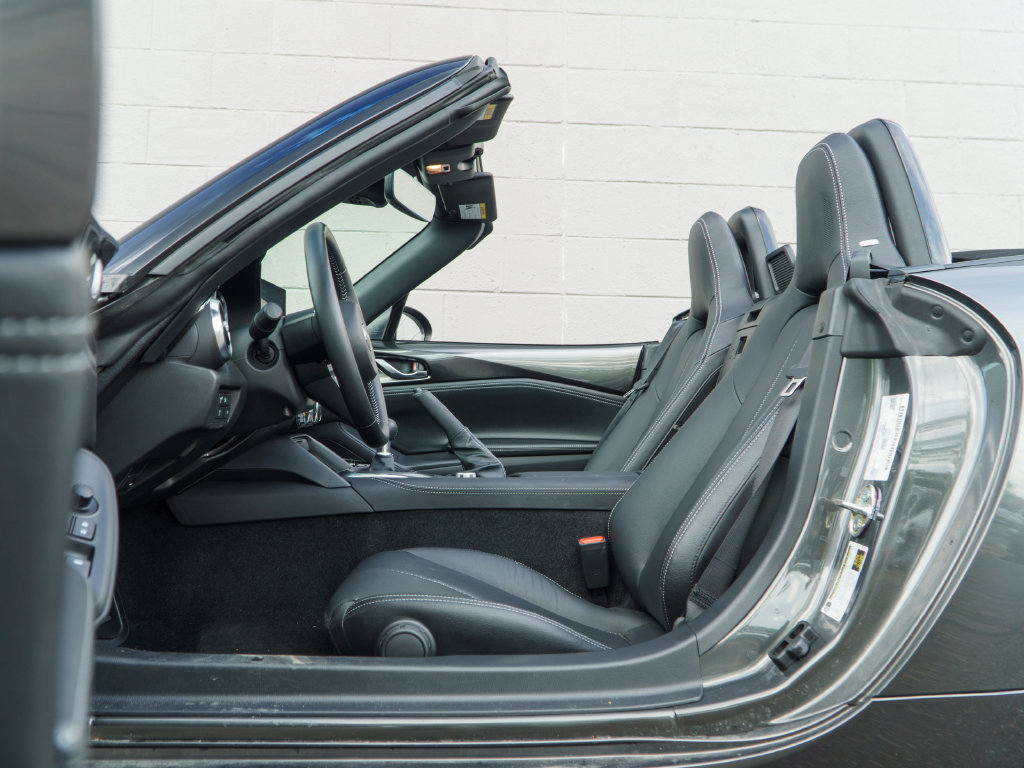Used 2024 MAZDA MX-5 Miata Grand Touring w/ Weather Package RWD image 18