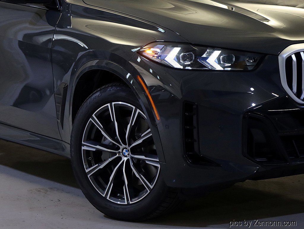 Used 2026 BMW X5 xDrive50e w/ M Sport Package image 3