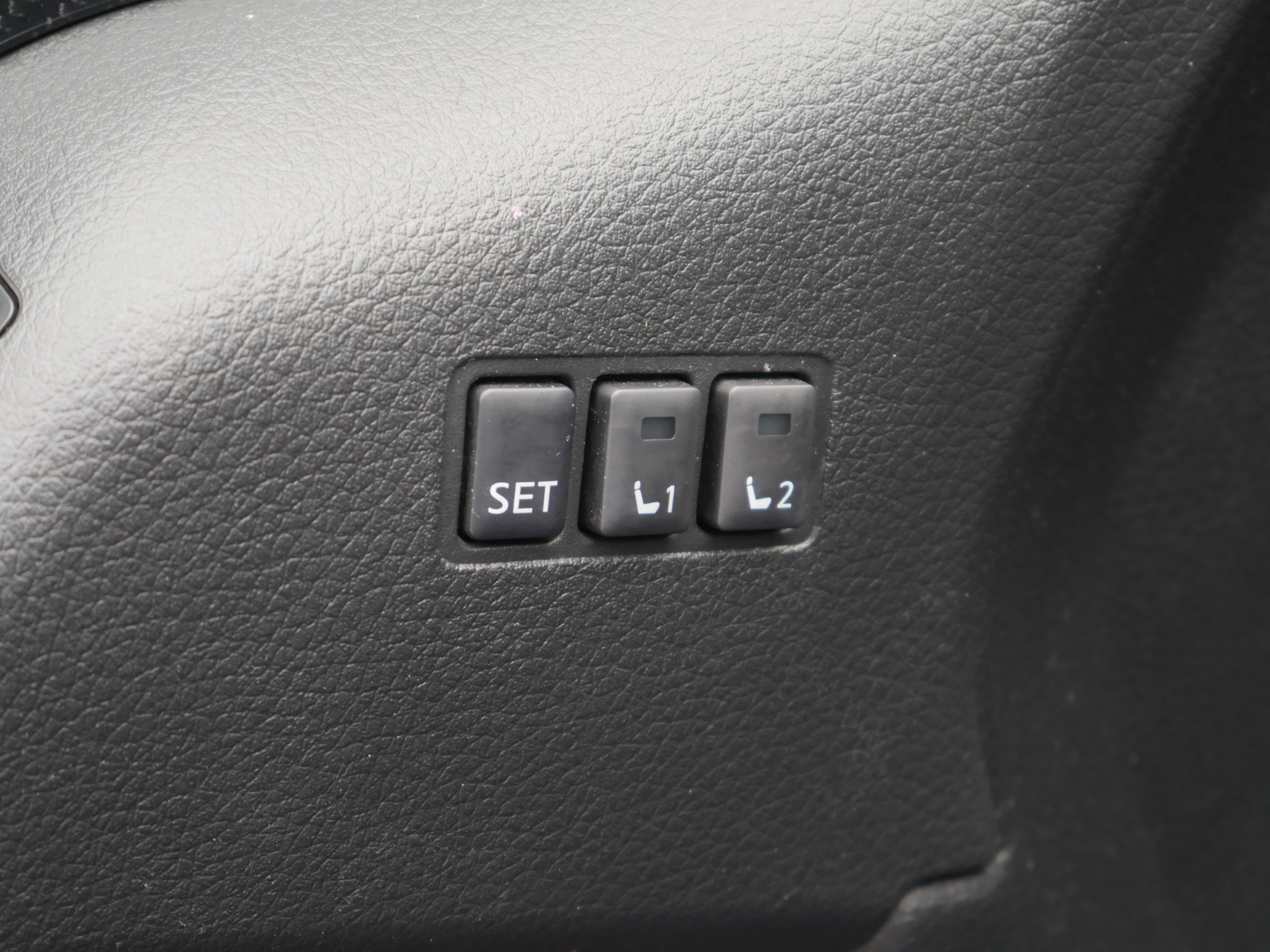 Used 2018 Nissan Rogue SL w/ Premium Package image 33