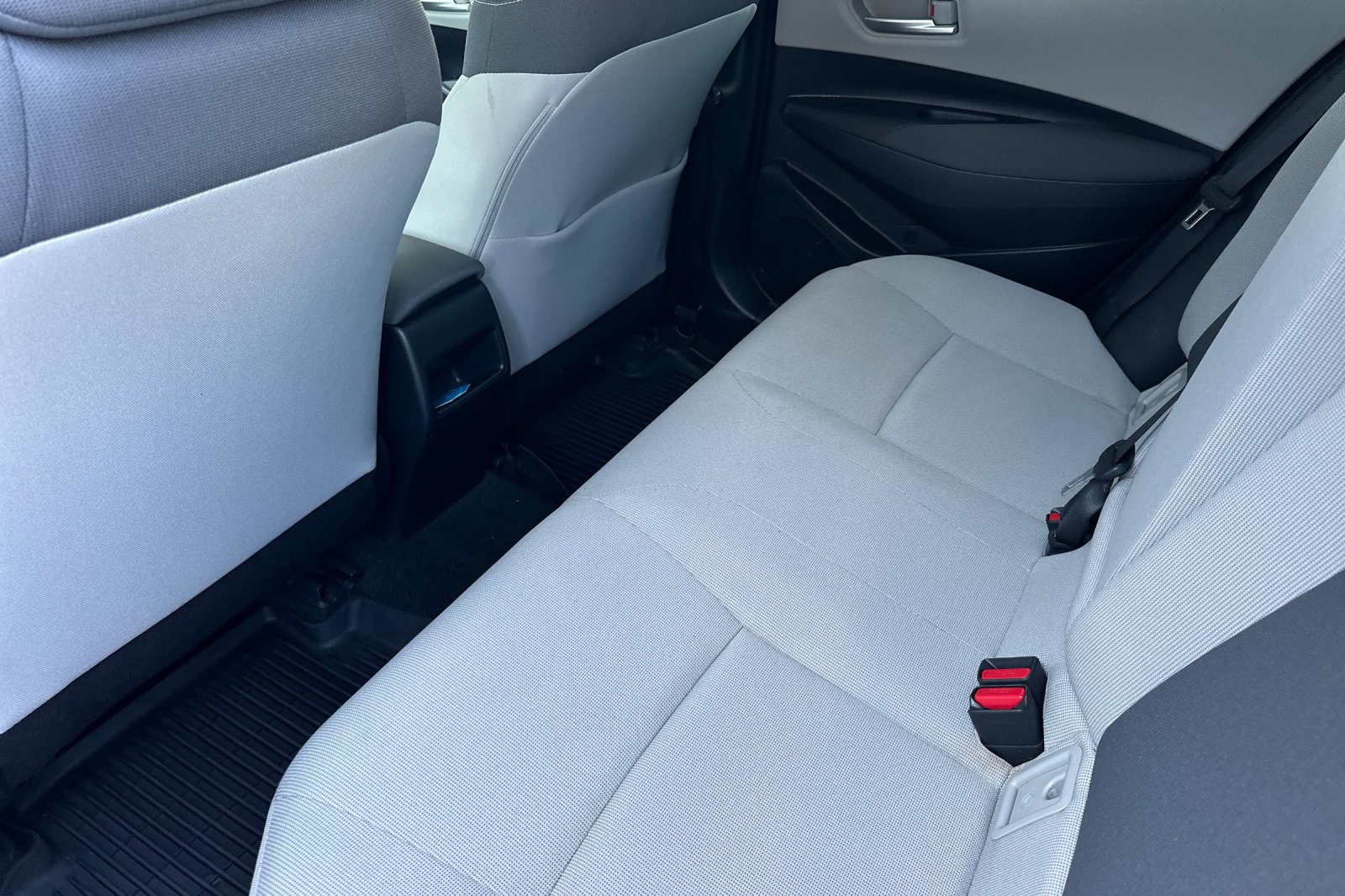 Certified 2021 Toyota Corolla LE w/ Carpet Mat Package (TMS) FWD image 12