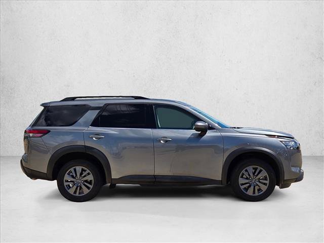 Used 2024 Nissan Pathfinder SV FWD image 4