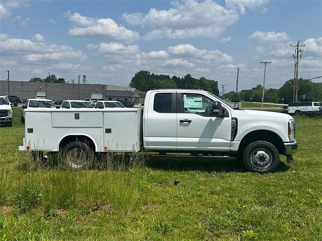 New 2025 Ford F350 XL w/ XL Chrome Package image 5