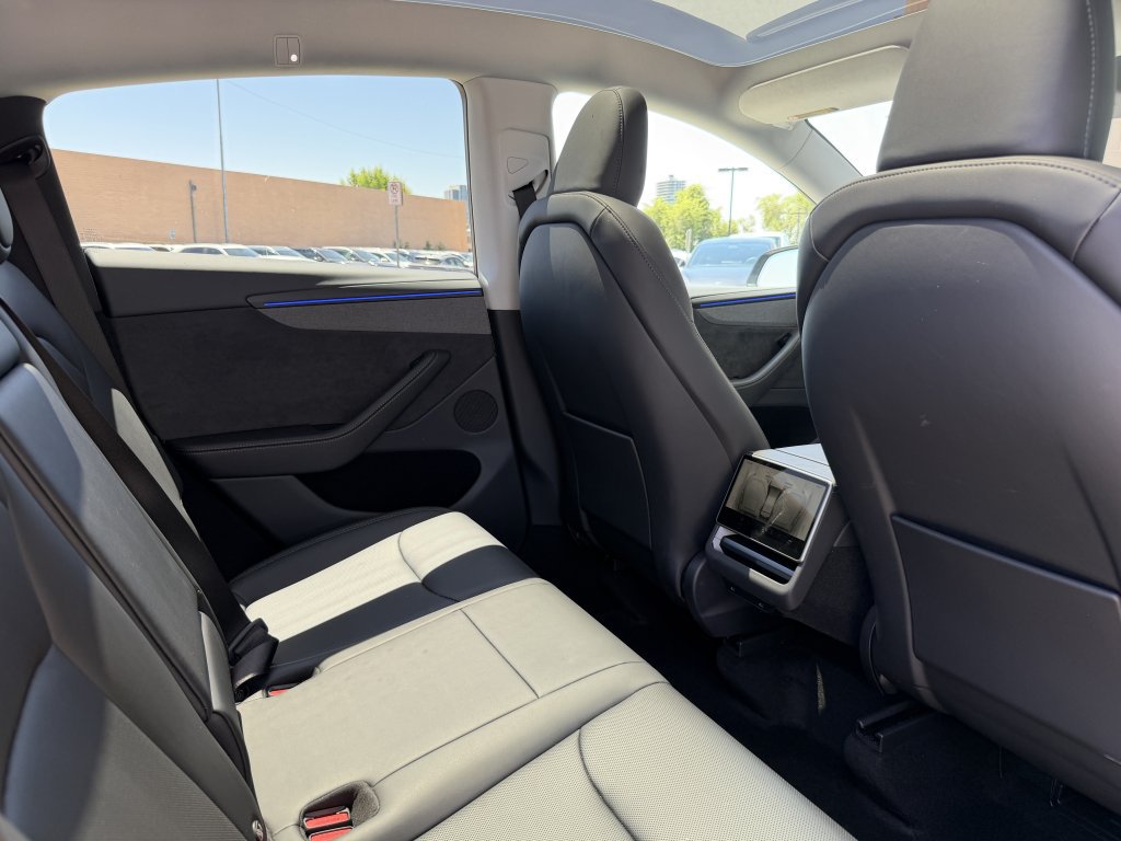Used 2026 Tesla Model Y Long Range RWD image 43