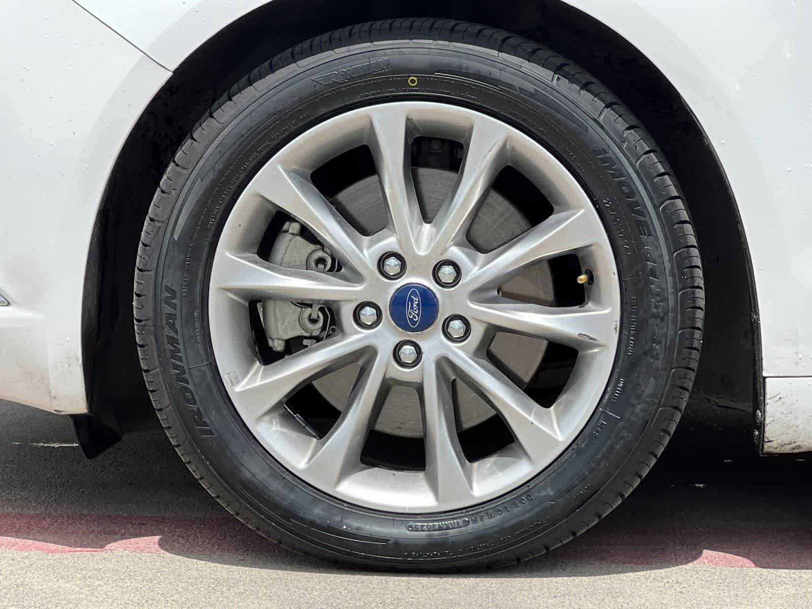 Used 2017 Ford Fusion Energi SE FWD image 27