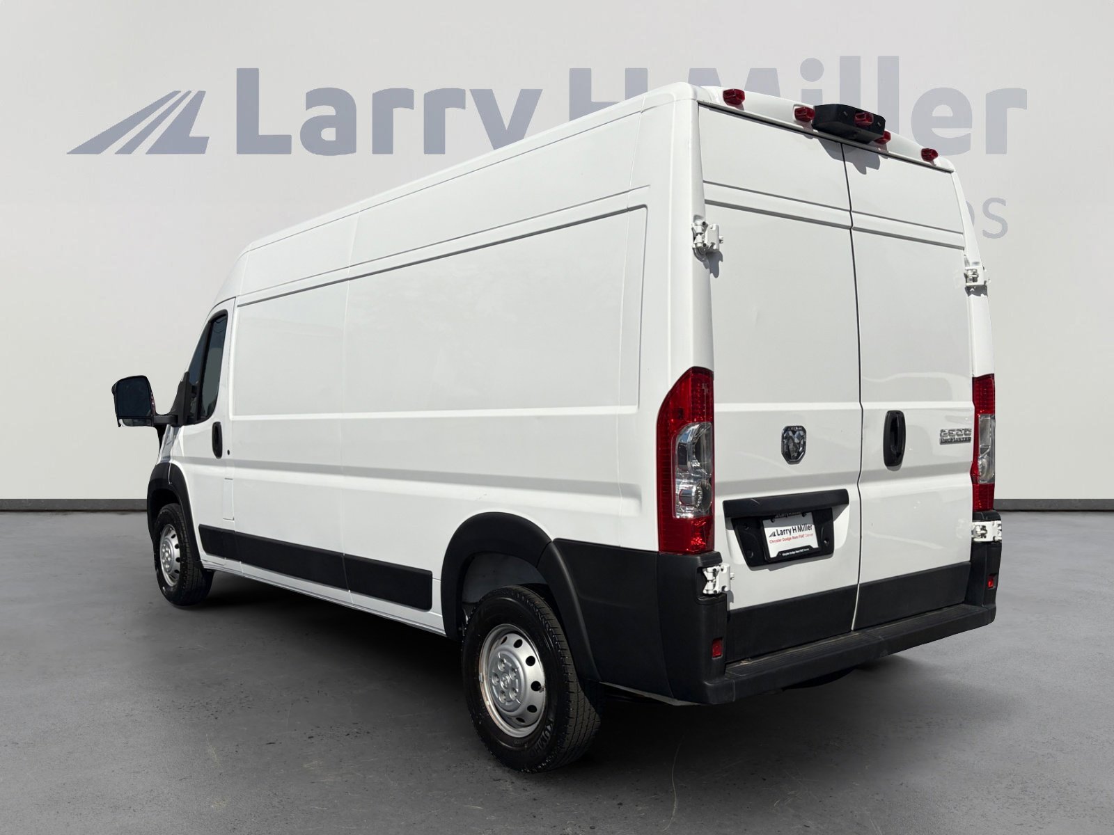 Used 2023 RAM ProMaster 2500 FWD image 3