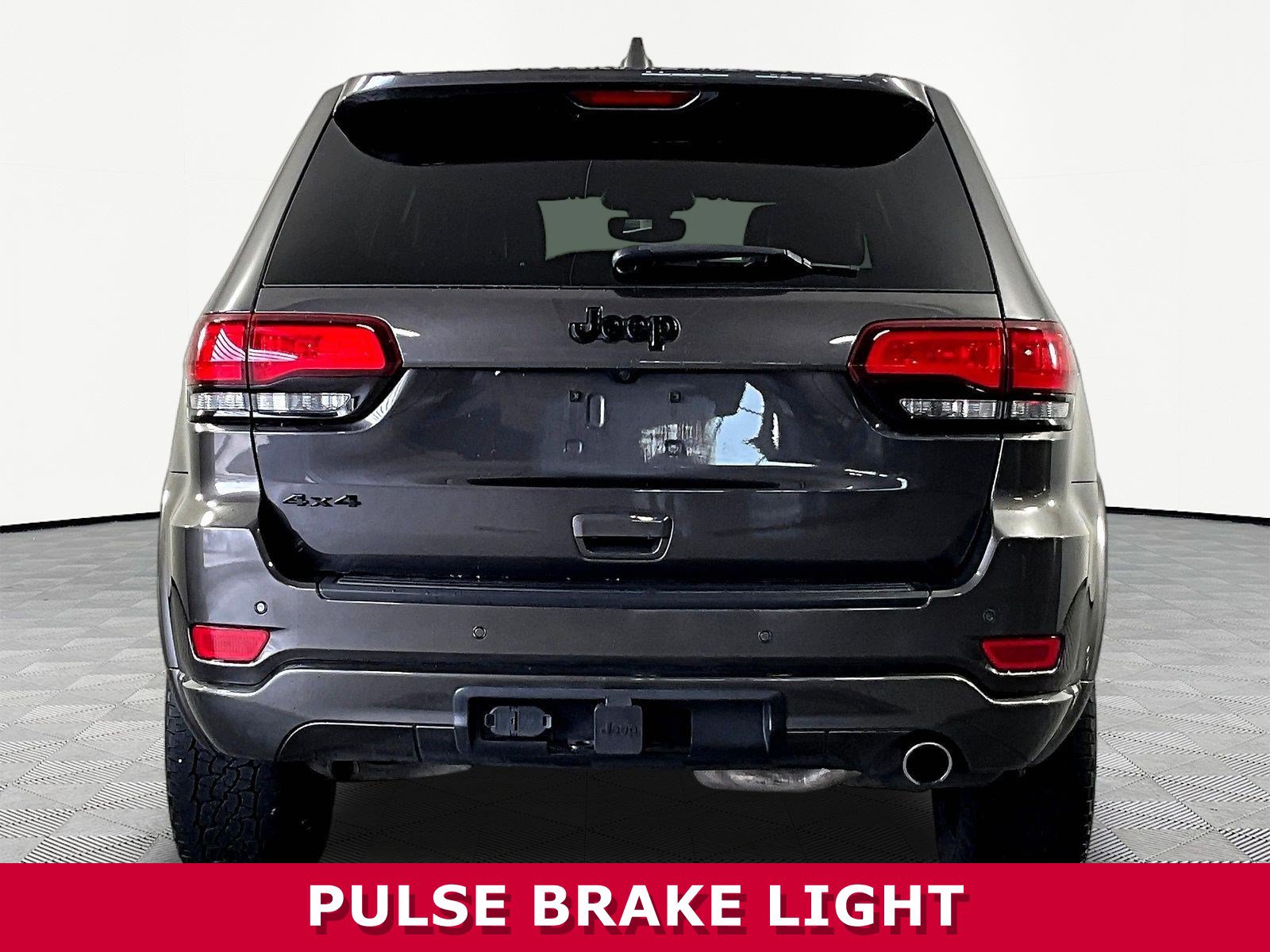 Used 2019 Jeep Grand Cherokee Altitude AWD/4WD image 5