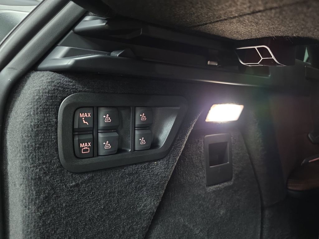 New 2026 BMW X7 xDrive40i w/ Executive Package AWD/4WD image 14