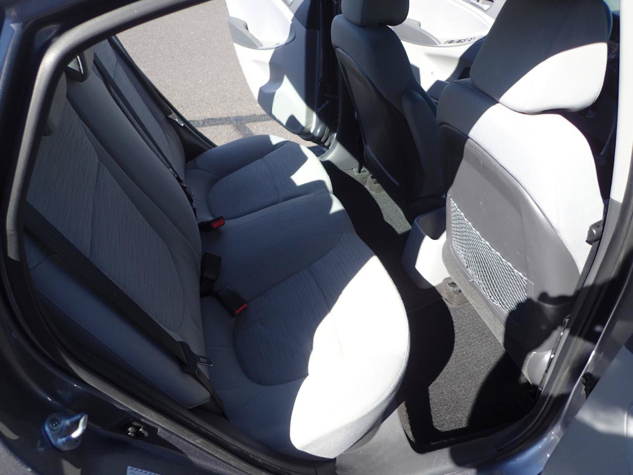 Used 2016 Hyundai Accent SE FWD image 11