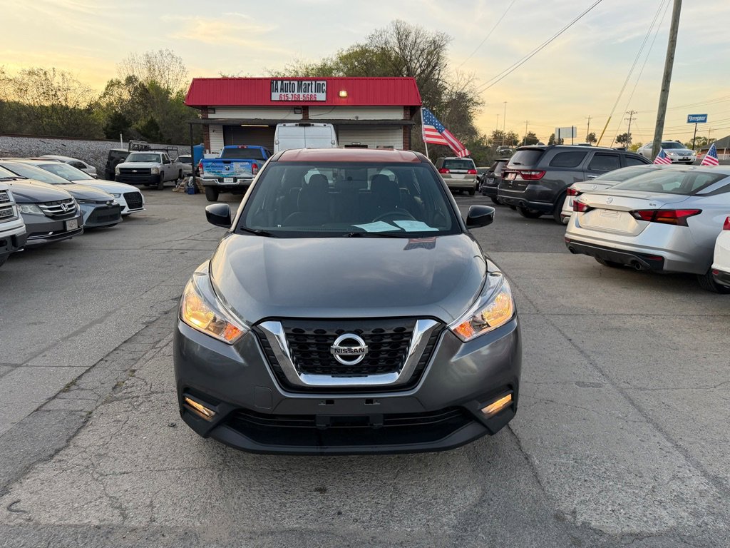 Used 2019 Nissan Kicks SV image 2